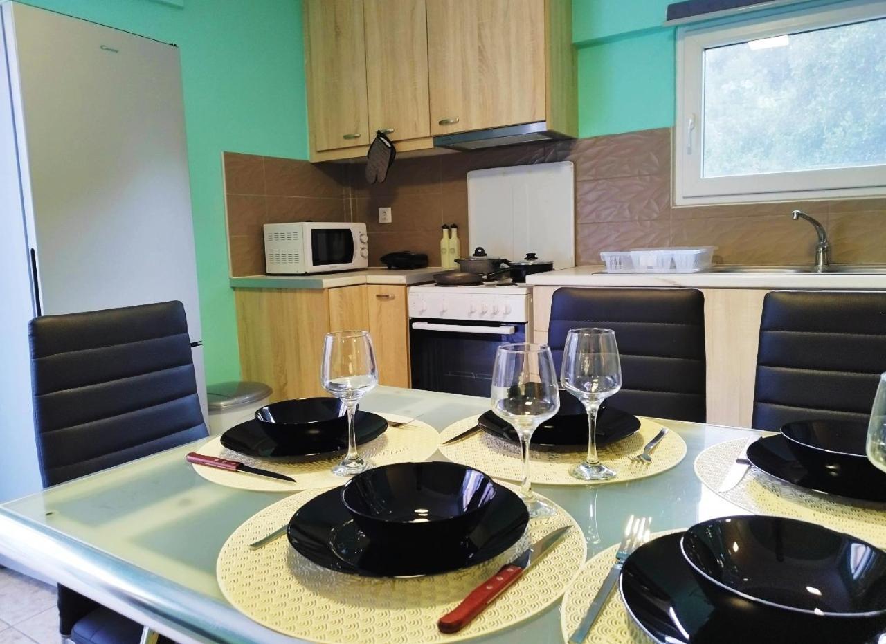 Sleepili Apartment Vrisai Bagian luar foto