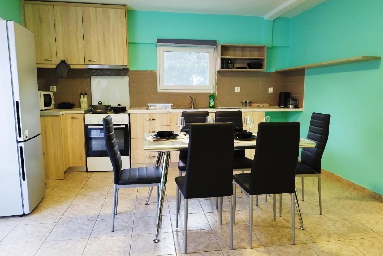 Sleepili Apartment Vrisai Bagian luar foto