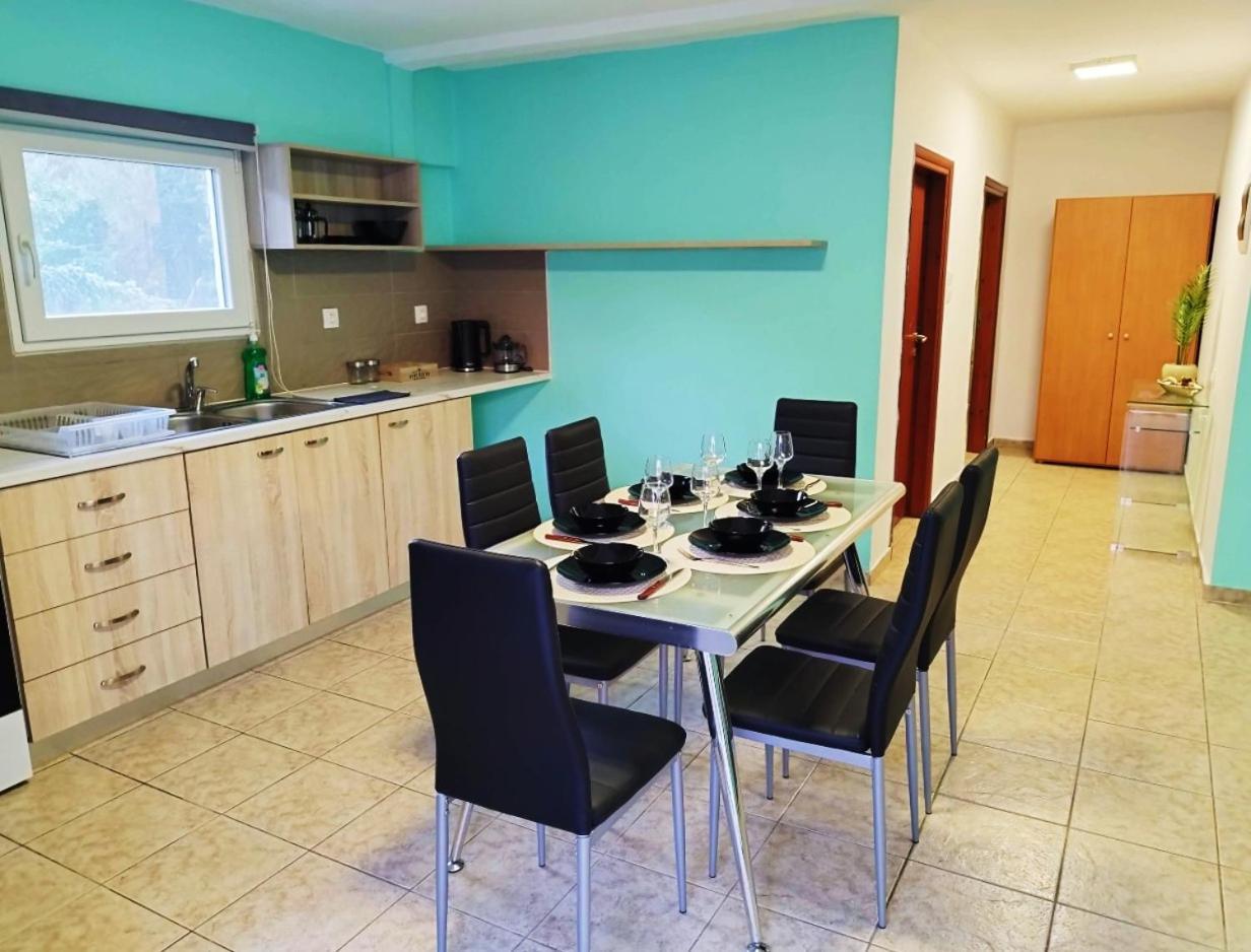 Sleepili Apartment Vrisai Bagian luar foto